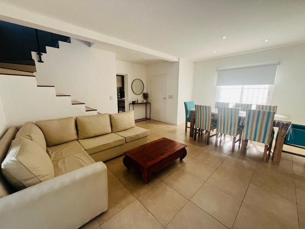 Foto de VENTA CASA ESCOBAR DOS PLANTAS CON PILETA, imagen 3