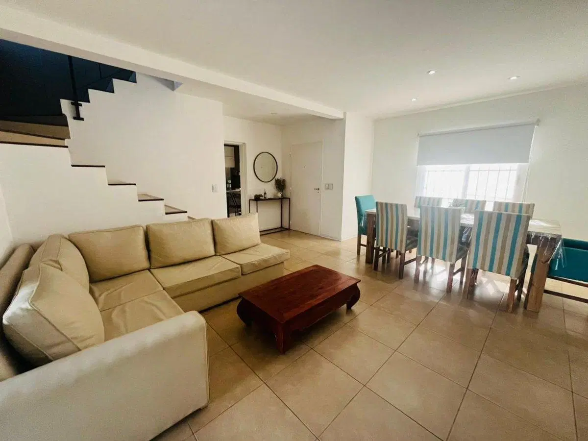 VENTA CASA ESCOBAR DOS PLANTAS CON PILETA 2