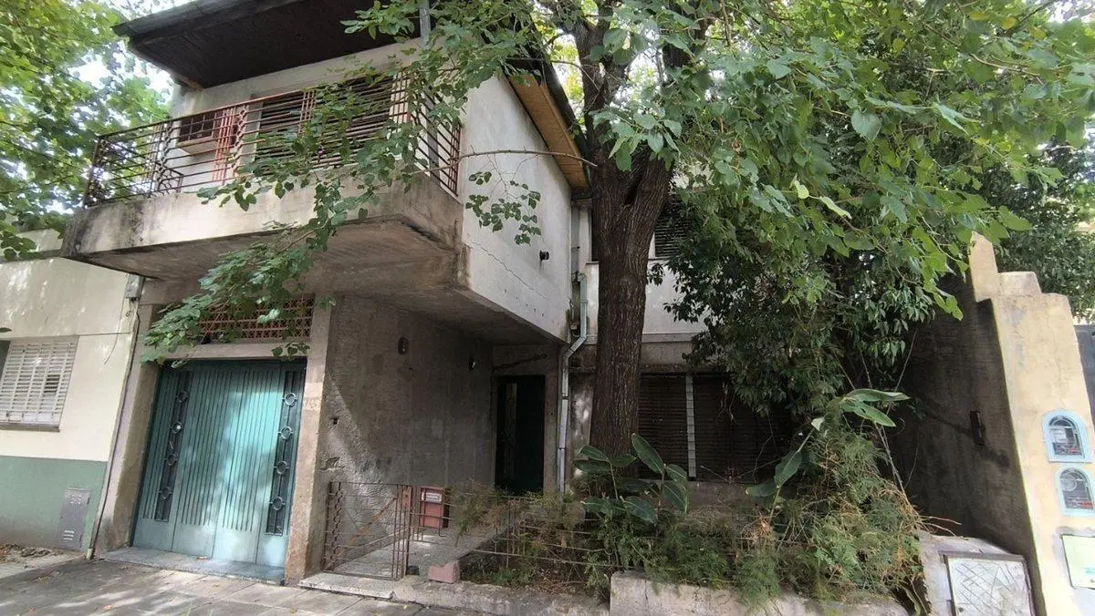 CASA 2 PLANTAS, JARDIN , PATIO Y GARAGE 5 AMB. 5