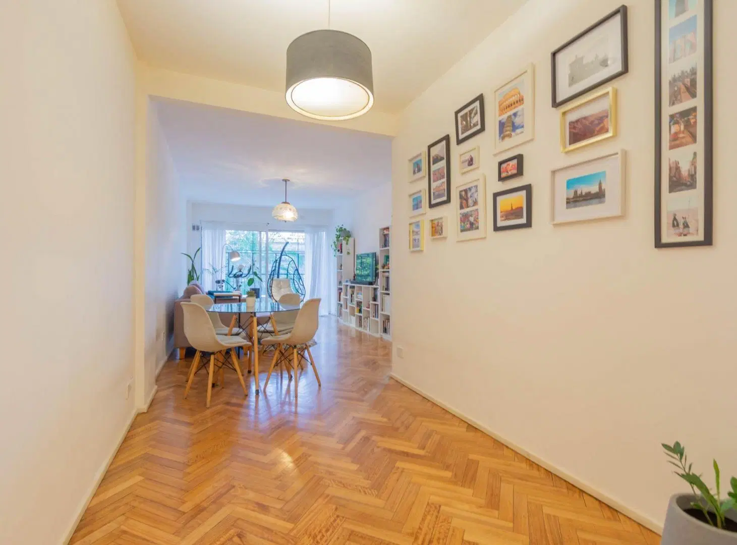 Venta amplio departamento de 3 amb con dep Almagro 5