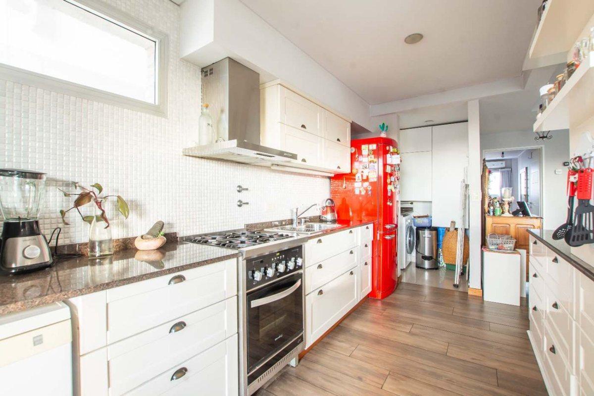 Foto de VENTA 3 AMB CON 2 COCHERAS- CABALLITO APTO CREDITO, imagen 2