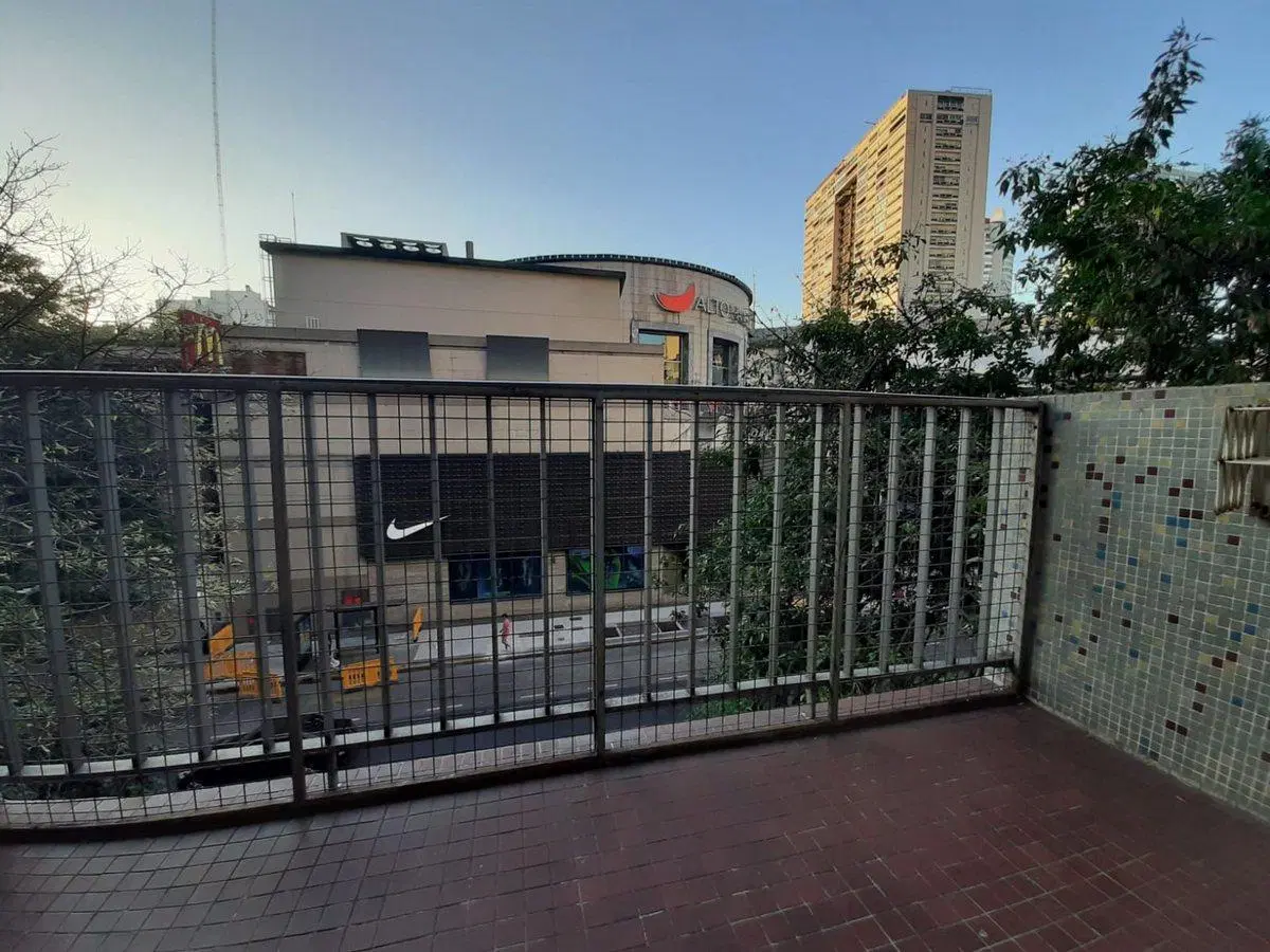 Venta depto 2 ambientes con balcon Recoleta 4