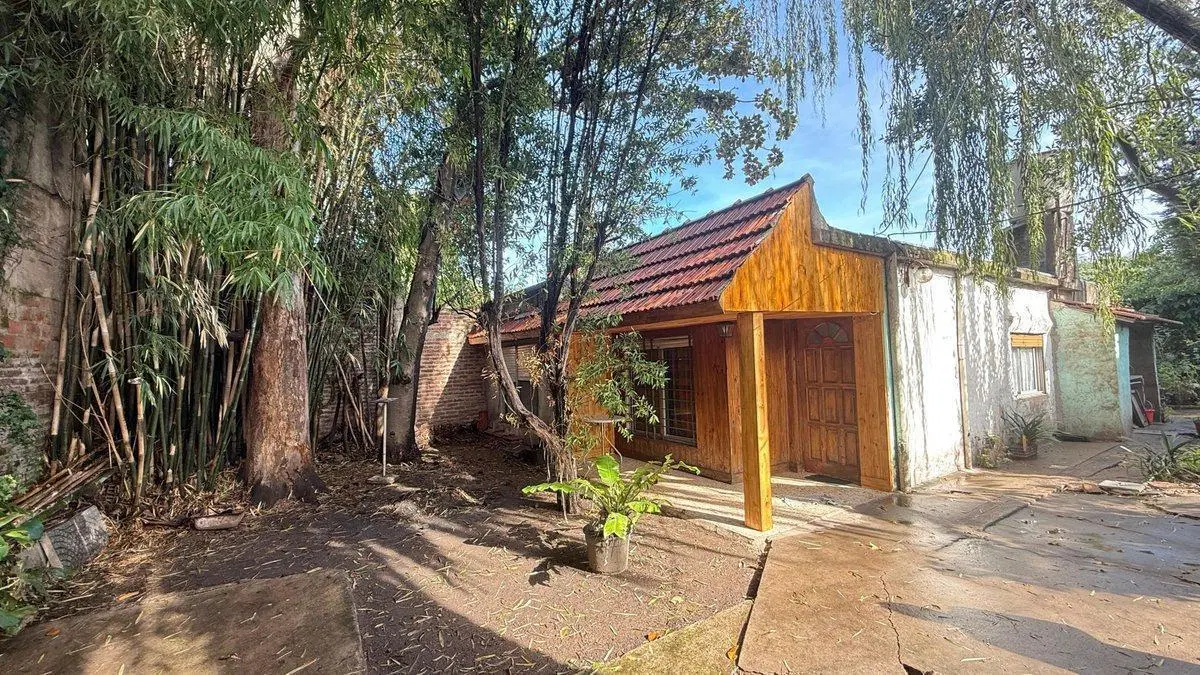 VENTA CASA LOTE PROPIO GRAN JARDIN R. DE ESCALADA 2