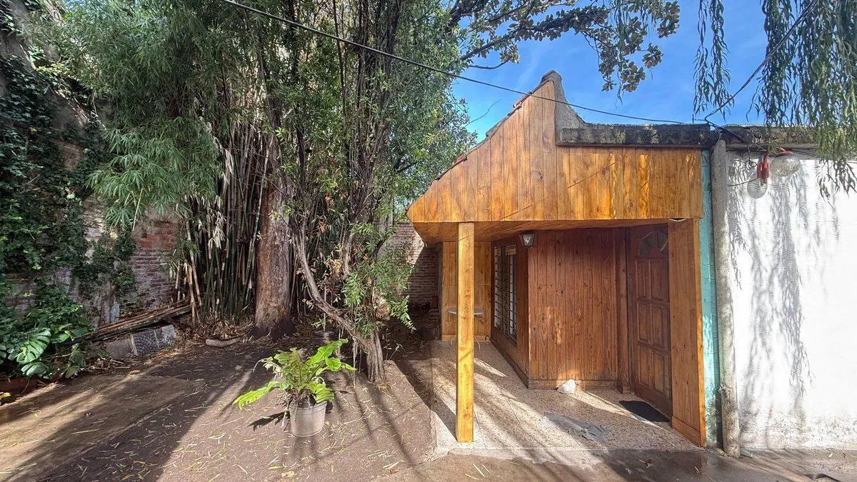 VENTA CASA LOTE PROPIO GRAN JARDIN R. DE ESCALADA 3