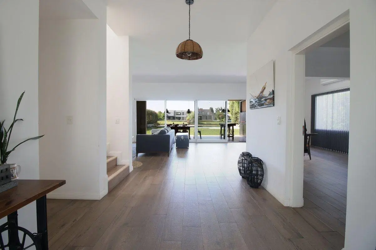VENTA CASA 6 AMB A LAGUNA EN BARRIO SAN FRANCISCO 2