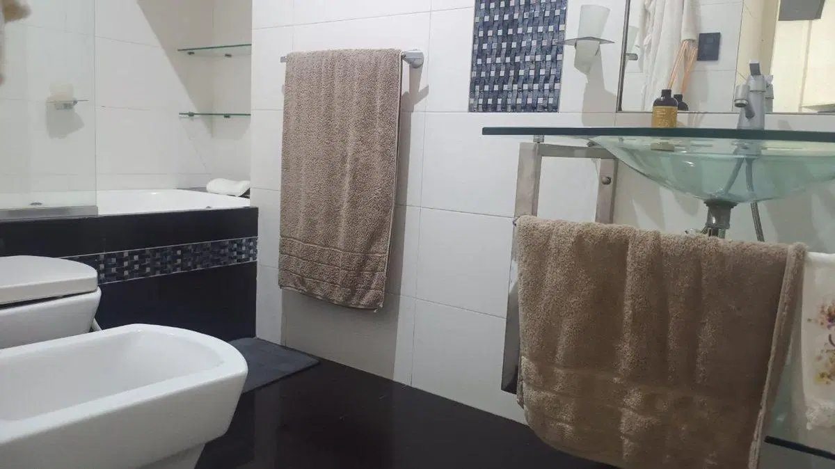 VENTA CASA 5 AMB CON PILETA, REMODELADA, C. EVITA 3