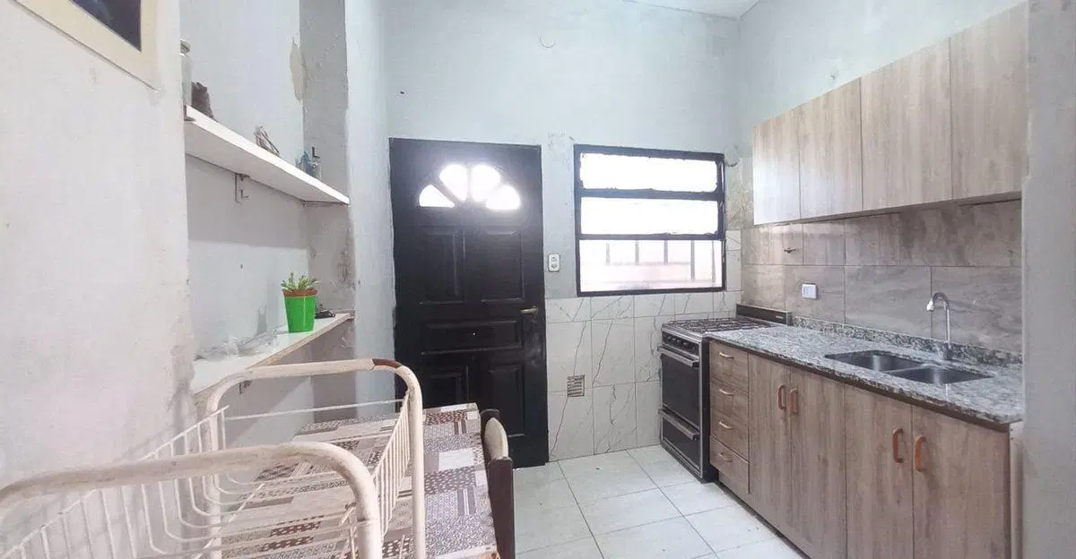 VENTA CASA 2 ambientes en Caseros con cochera 5