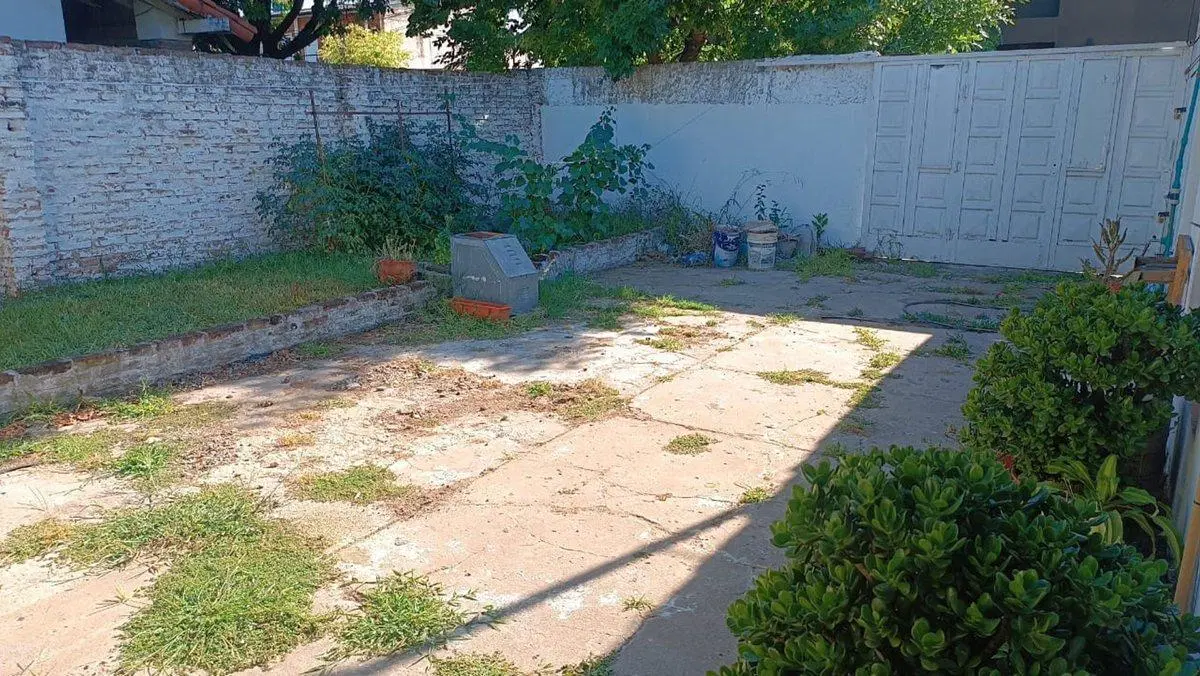 VENTA CASA EN ESQUINA 4 AMBIENTES - ITUZAINGO 2