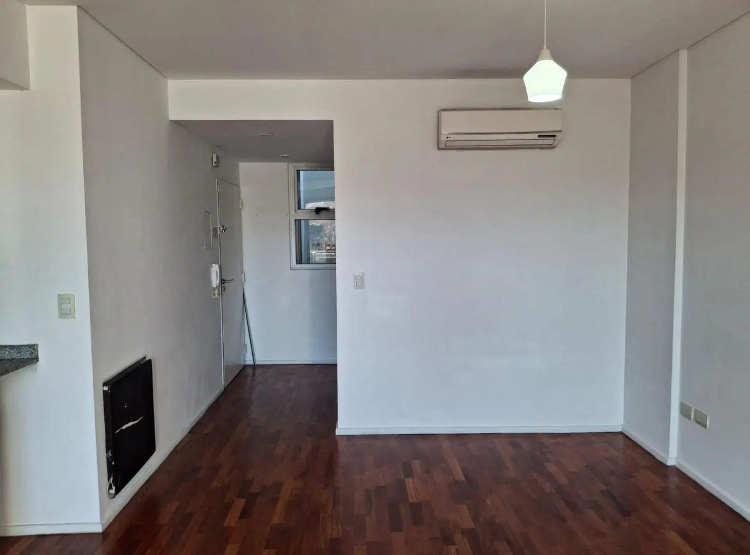 Depto en alquiler en V. Urquiza monoamb. c/ balcón 3
