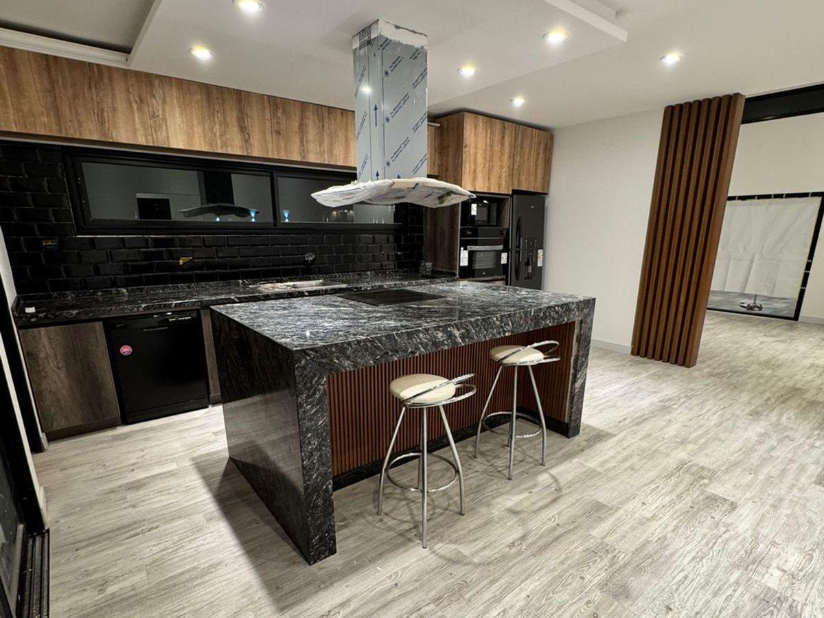 Foto de VENTA CASA 4 AMB PILETA CRUZ DEL SUR, SAN VICENTE, imagen 3