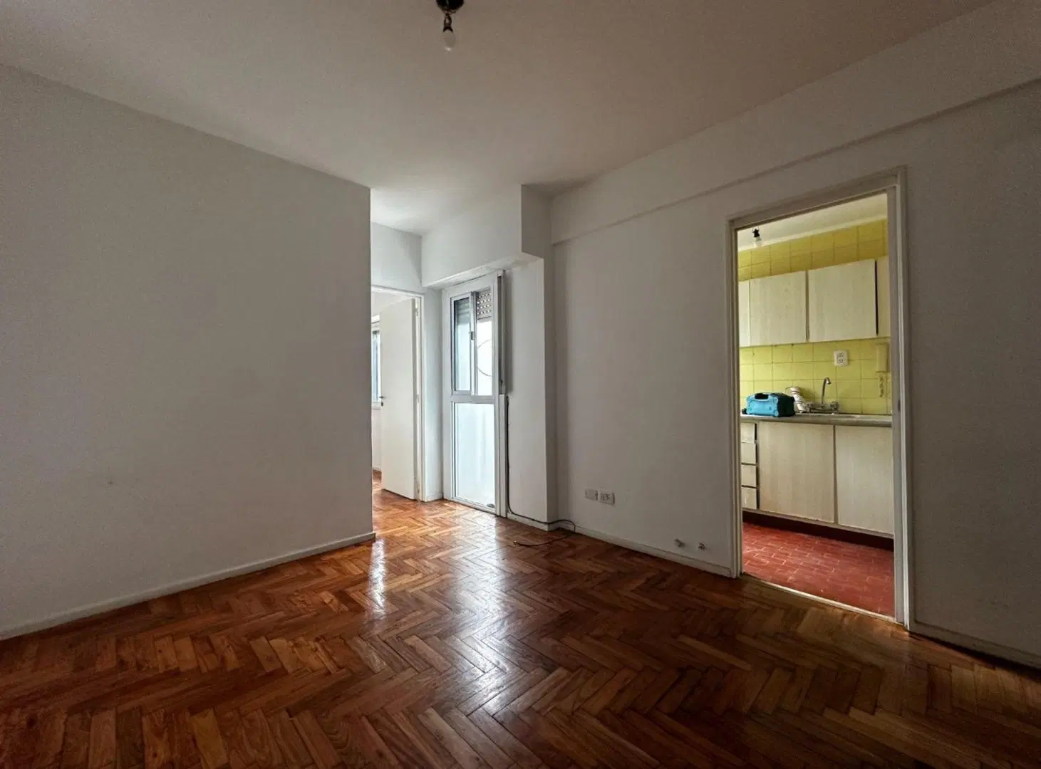 Alquiler departamento 2 ambientes, Monte Castro 4