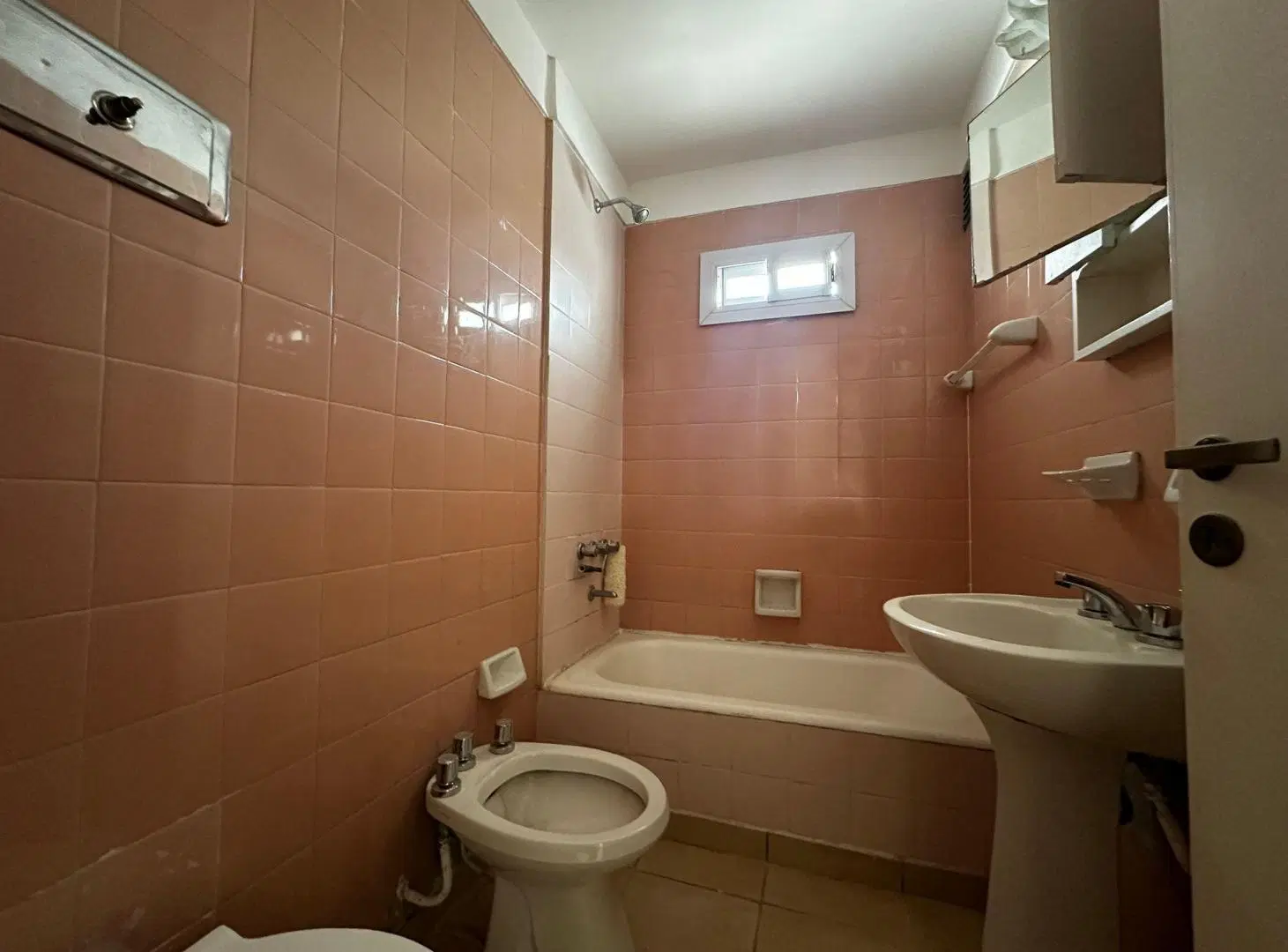 Alquiler departamento 2 ambientes, Monte Castro 5