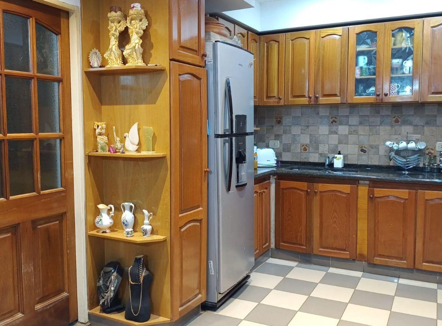 Foto de VENTA CASA 5 AMB MÁS DEPTO 2 AMB, VILLA LUZURIAGA, imagen 5