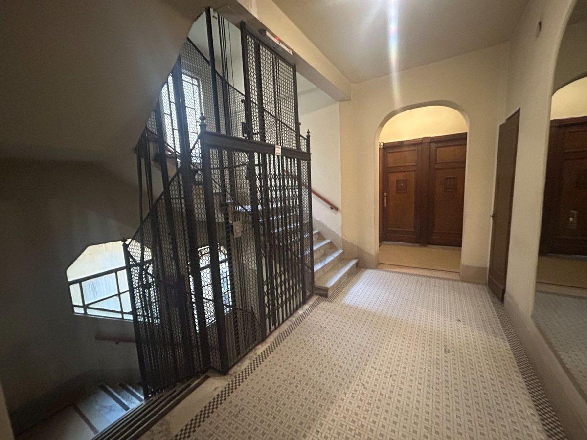 Foto de VENDE DEPARTAMENTO DE ESTILO 3 AMB APTO PROF, imagen 2