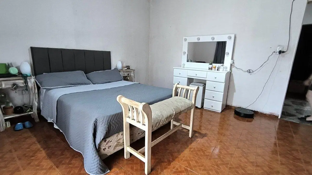 CASA 3 AMB. SALIDA A DOS CALLES, JARDIN Y QUINCHO, 2