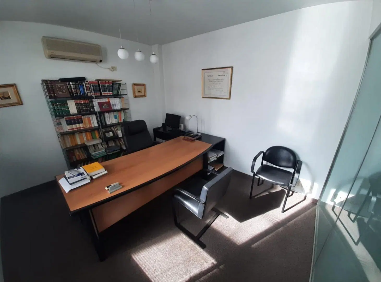 Venta de oficina en Juan Domingo Peron 1500 4