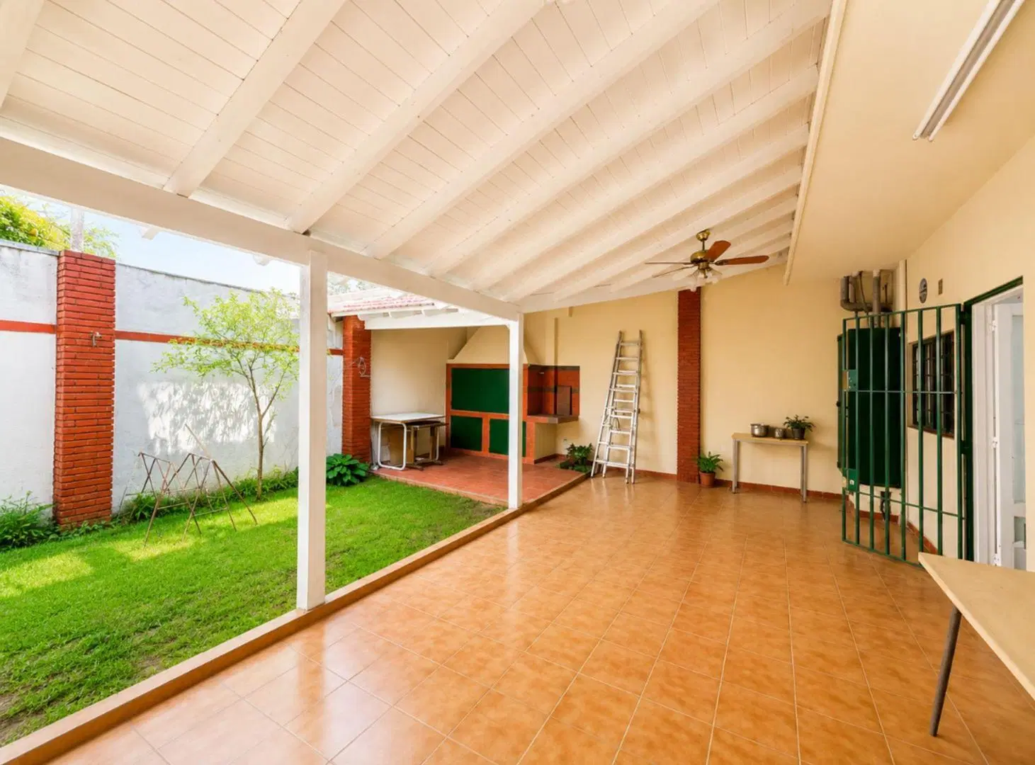 Venta Casa 5 Ambientes Patio, Cochera y Terraza 8