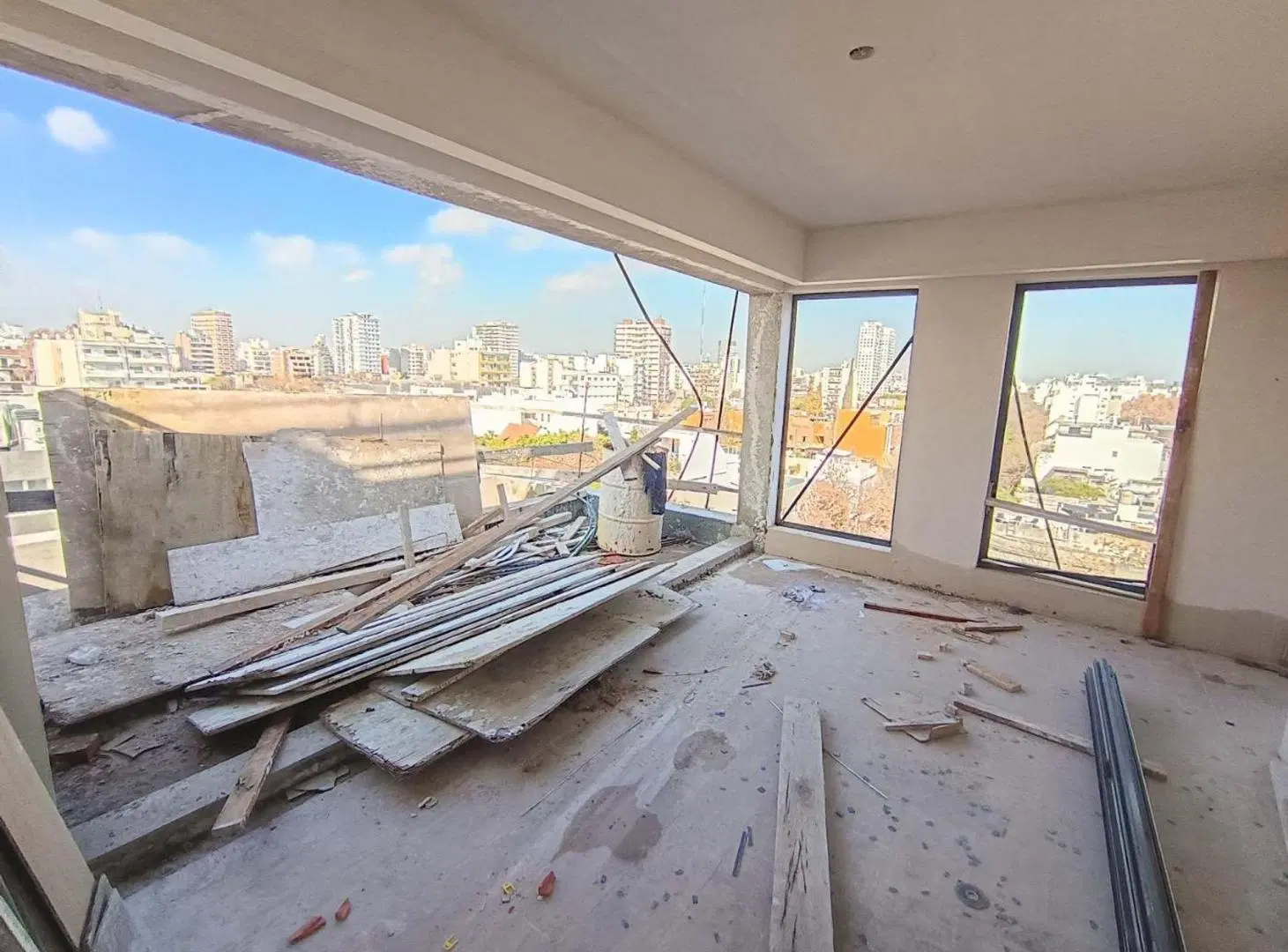 VENTA UNICO TRIPLEX EN COLEGIALES 8