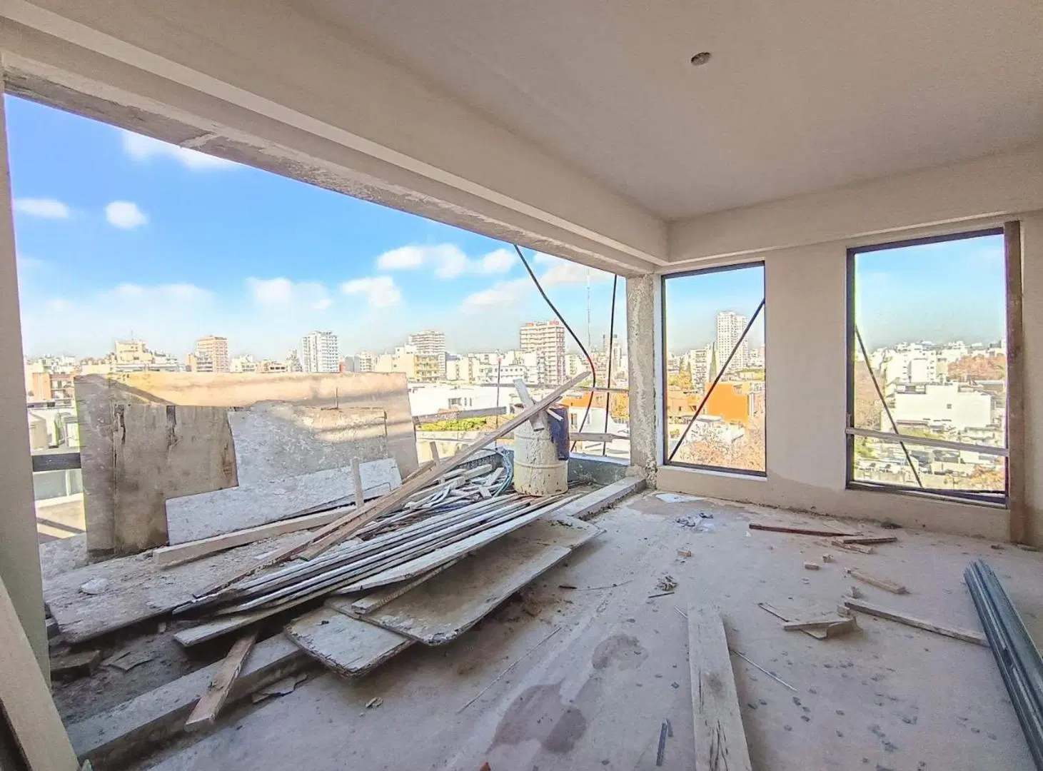 VENTA UNICO TRIPLEX EN COLEGIALES 2