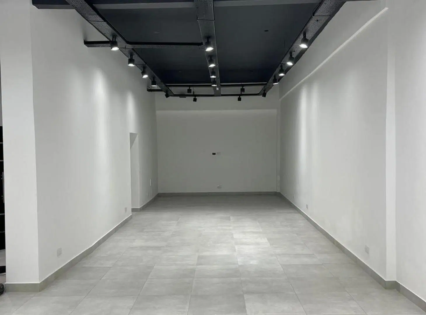 ALQUILER LOCAL COMERCIAL EN BOEDO 3