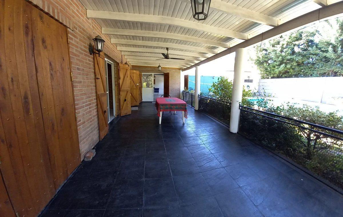 Foto de VENTA CASA 5 AMB CON PILETA,BARRIO LA CELIA,EZEIZA, imagen 4