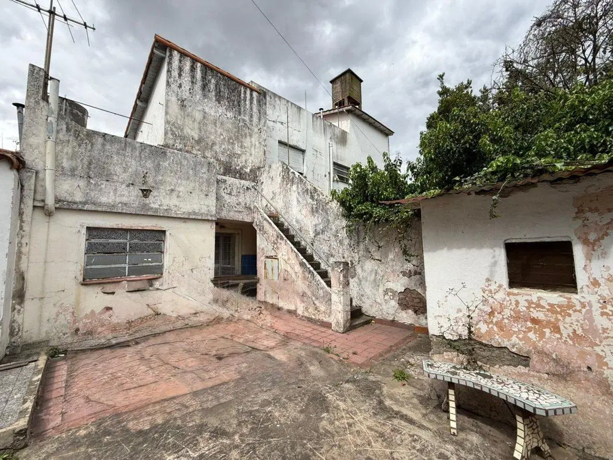 VENTA DE CASA 4 AMBIENTES EN LOTE PROPIO - OLIVOS 2