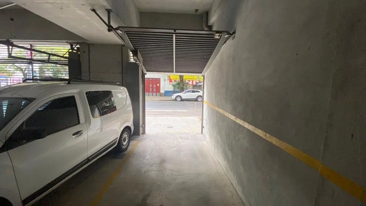 Venta - cochera c/ acceso independiente - Almagro 2