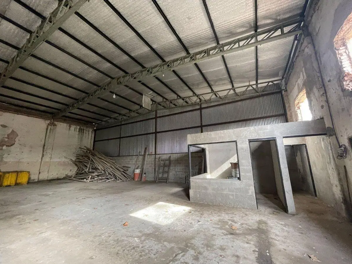 Venta de Galpón LOTE Manzana en Belen de Escobar 4