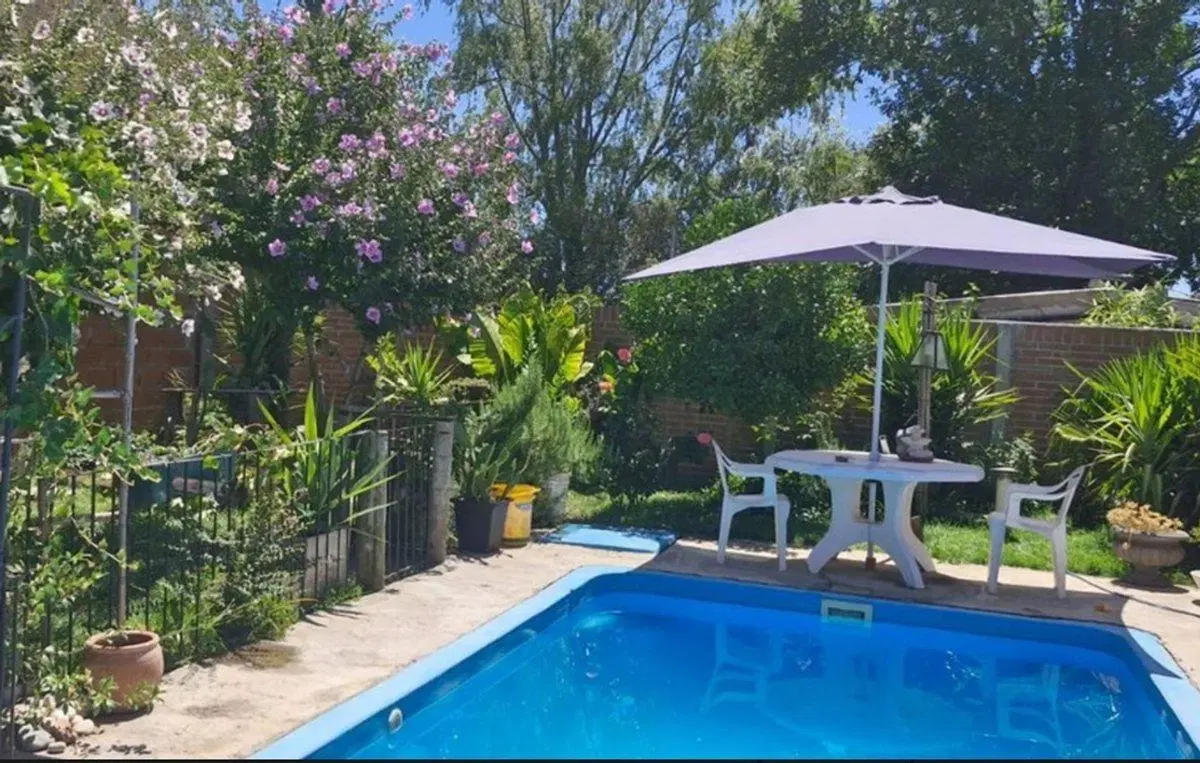 Venta Casa 3 amb. Quincho Pileta Cochera Impecable 4