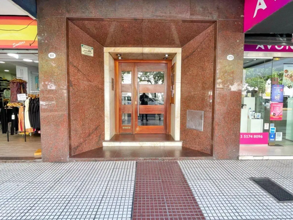 VENTA DEPARTAMENTO 2 AMBIENTES CON TERRAZA MORON 4