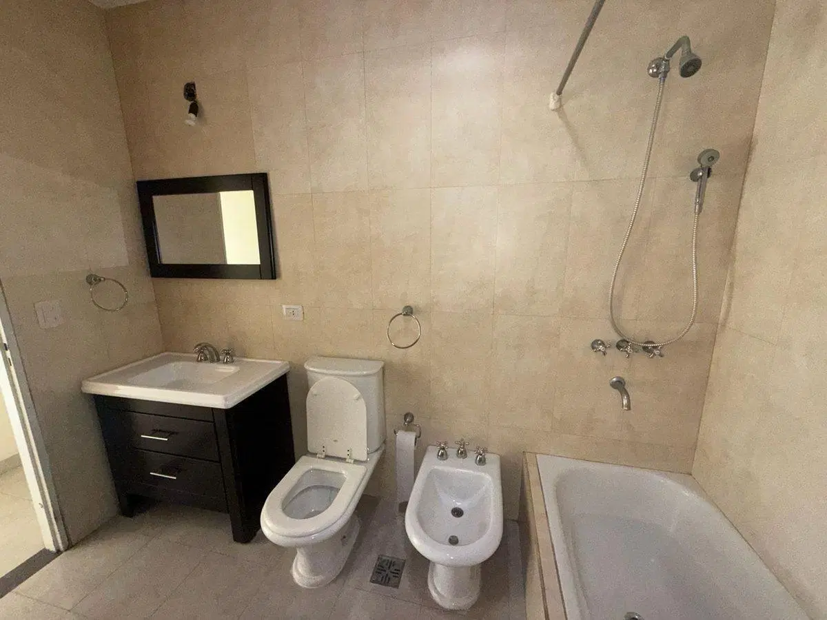 OPORTUNIDAD! Casa en lote propio de 248 m2 4