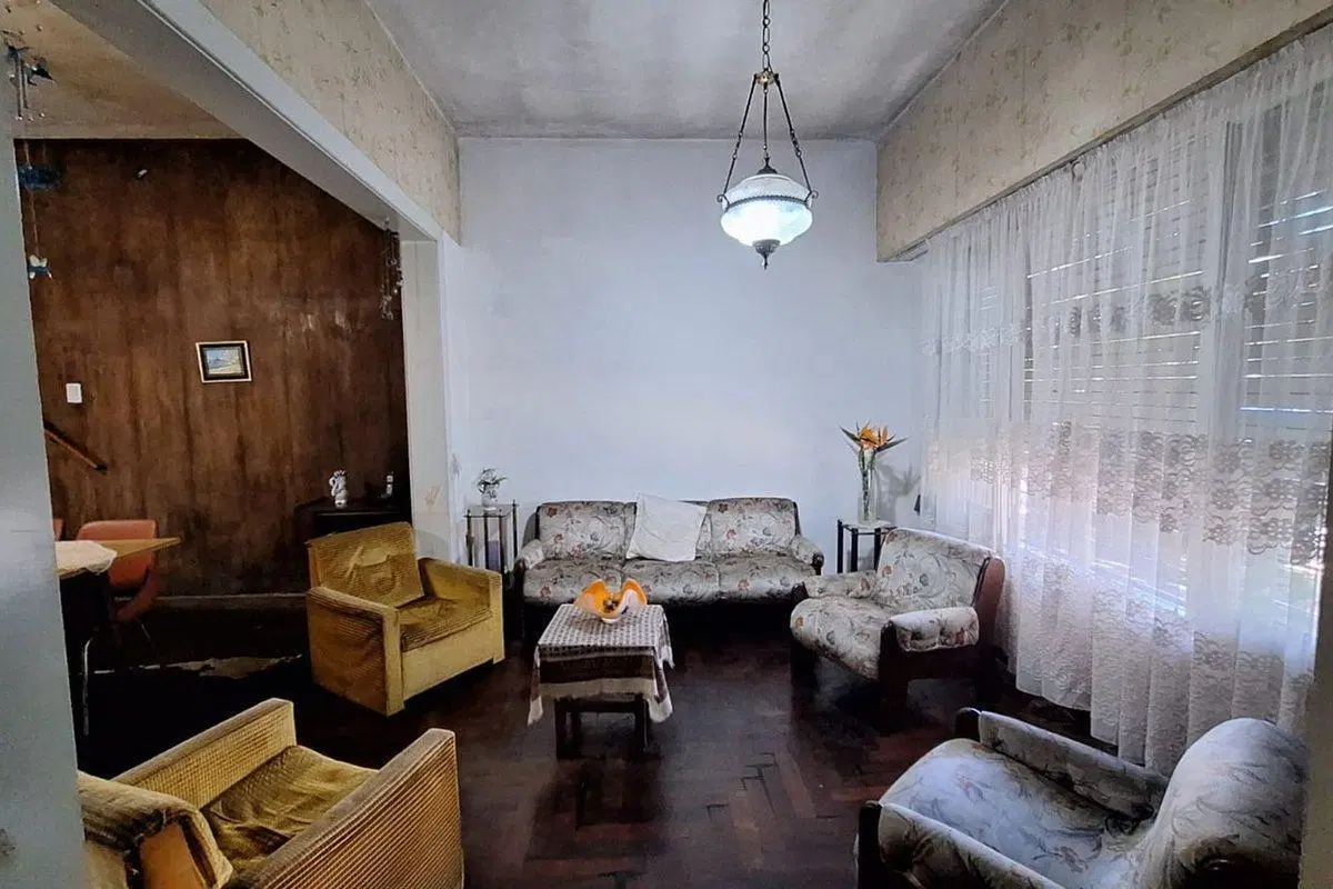 VENTA casa Quilmes - 4 amb + jardin y terraza 2