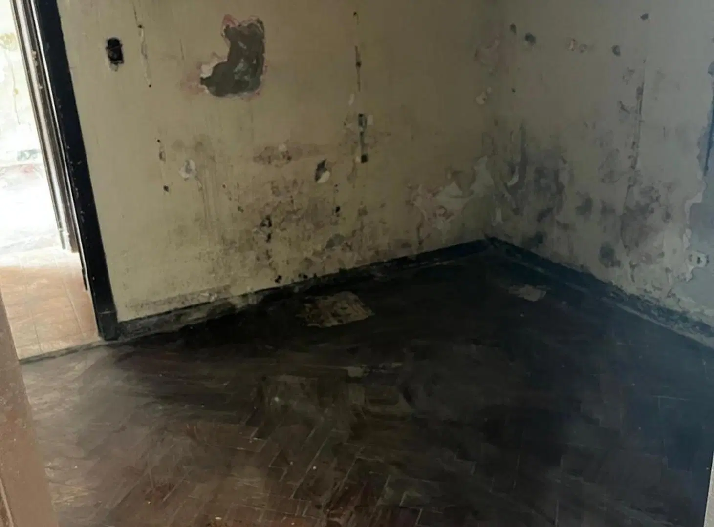 VENTA PH A REFACCIONAR C/TERRAZA EN LANUS ESTE 4