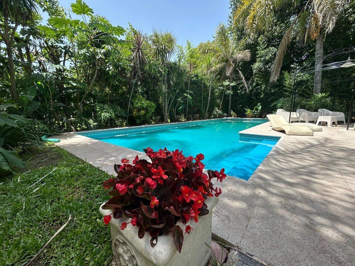 Foto de CASA 6 AMBIENTES PILETA -JARDIN DE INVIERNO-PARQUE, imagen 1