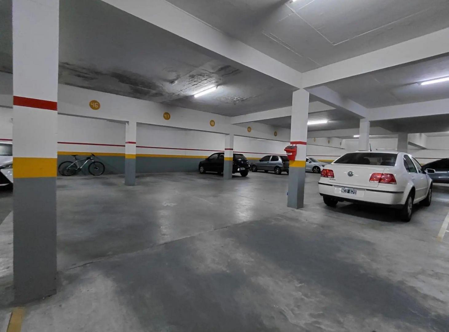 Foto de Venta Cochera Cubierta en Edificio en Florida, imagen 5