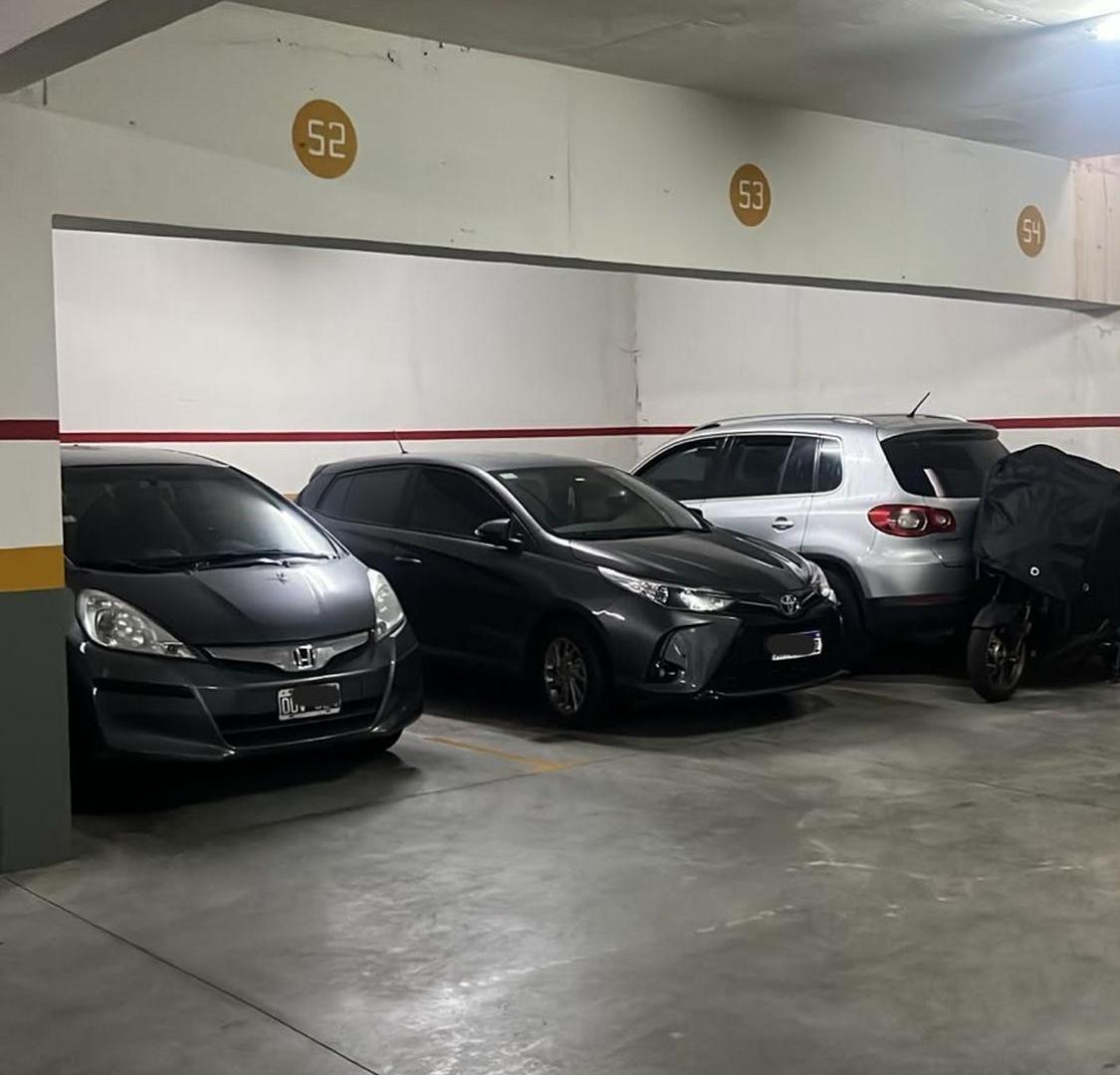 Foto de Venta Cochera Cubierta en Edificio en Florida, imagen 3