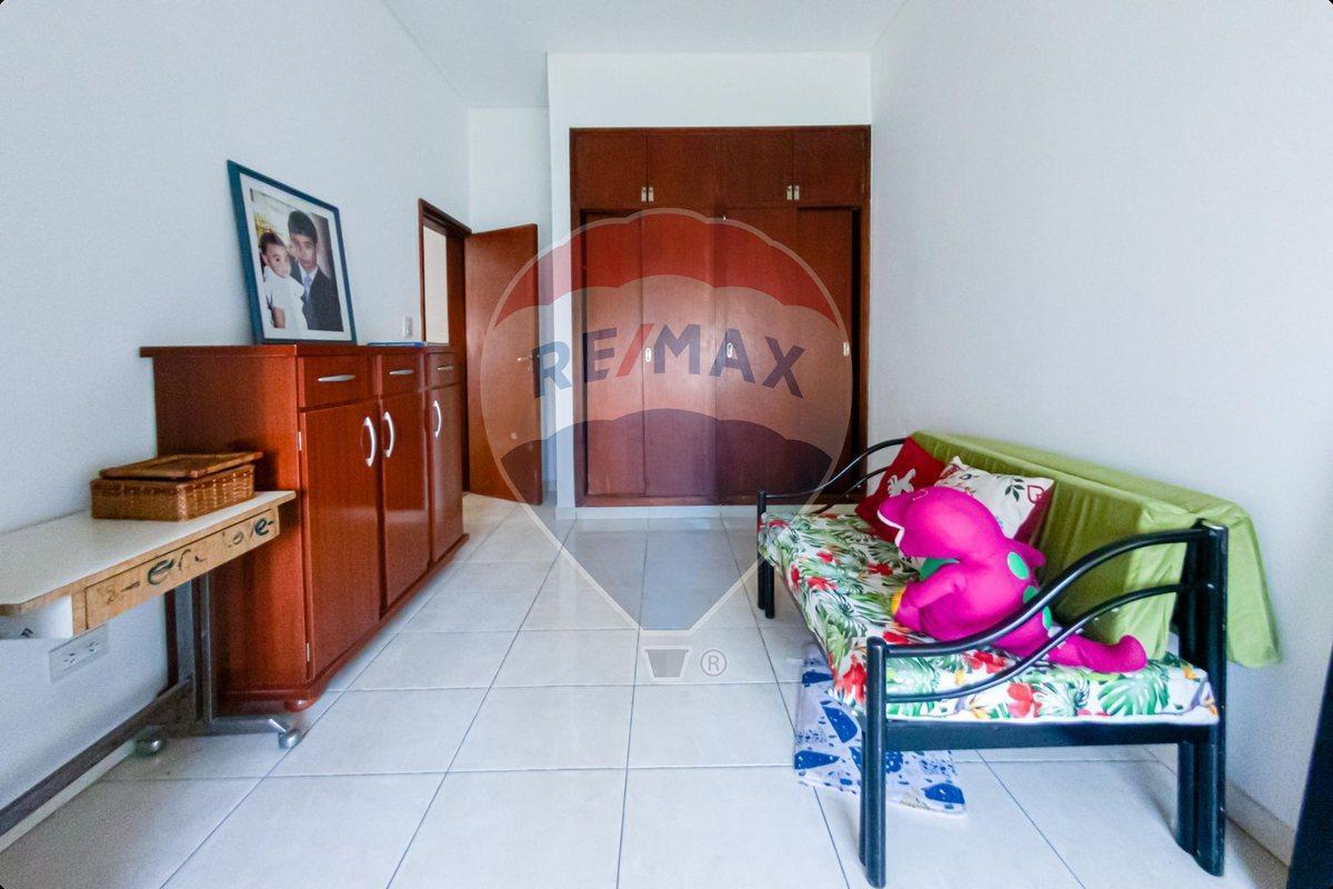 Foto de Casa en venta 4 amb en Morón C/quincho y garage, imagen 2