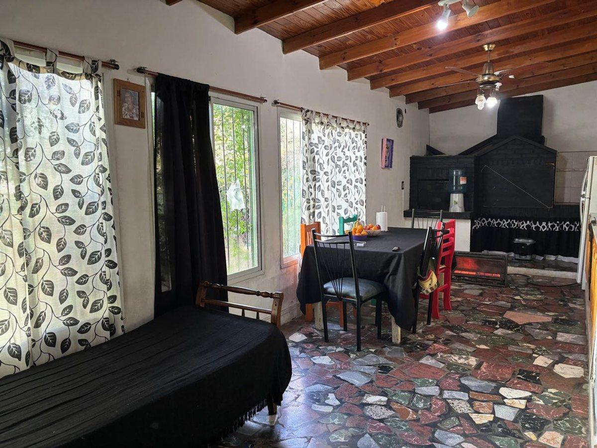 Foto de Casa en venta 6 amb + 2 Locales en Hurlingham, imagen 2