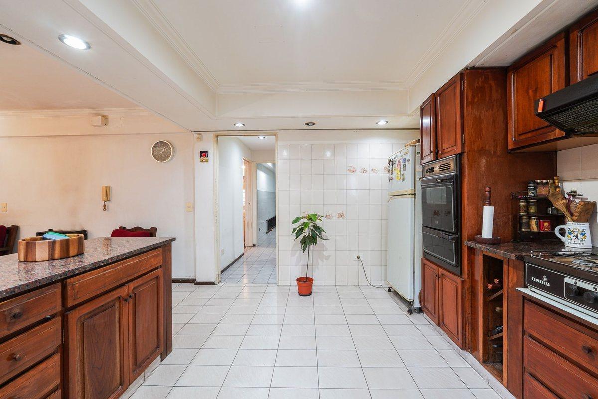 Foto de VENTA CASA 6 AMBIENTES VELEZ SARFIELD JARDIN, imagen 2