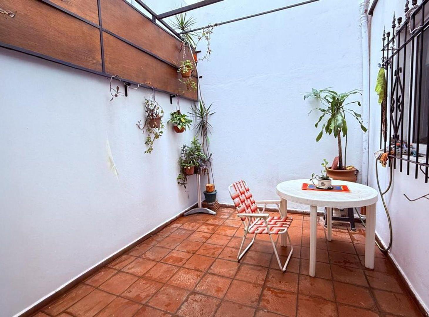 Foto de VENTA 3 AMBIENTES PLANTA BAJA C/PATIO. COLEGIALES, imagen 3