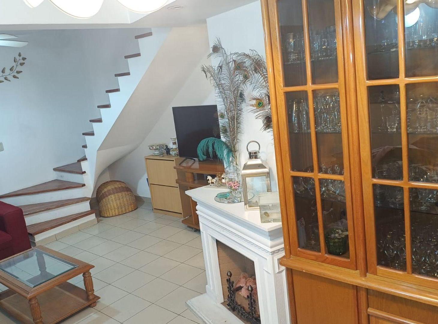 Foto de VENTA CASA 5 AMB MÁS DEPTO 2 AMB, VILLA LUZURIAGA, imagen 5