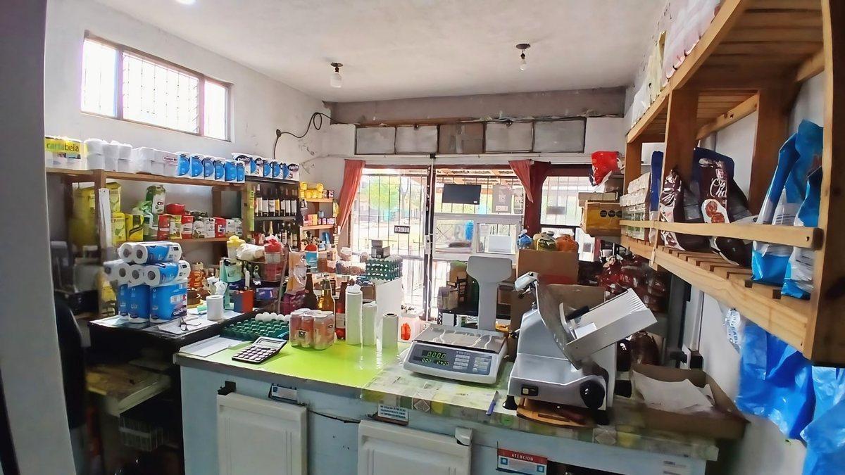 Foto de Casa 4 amb local comercial + Estructura 3 locales, imagen 2