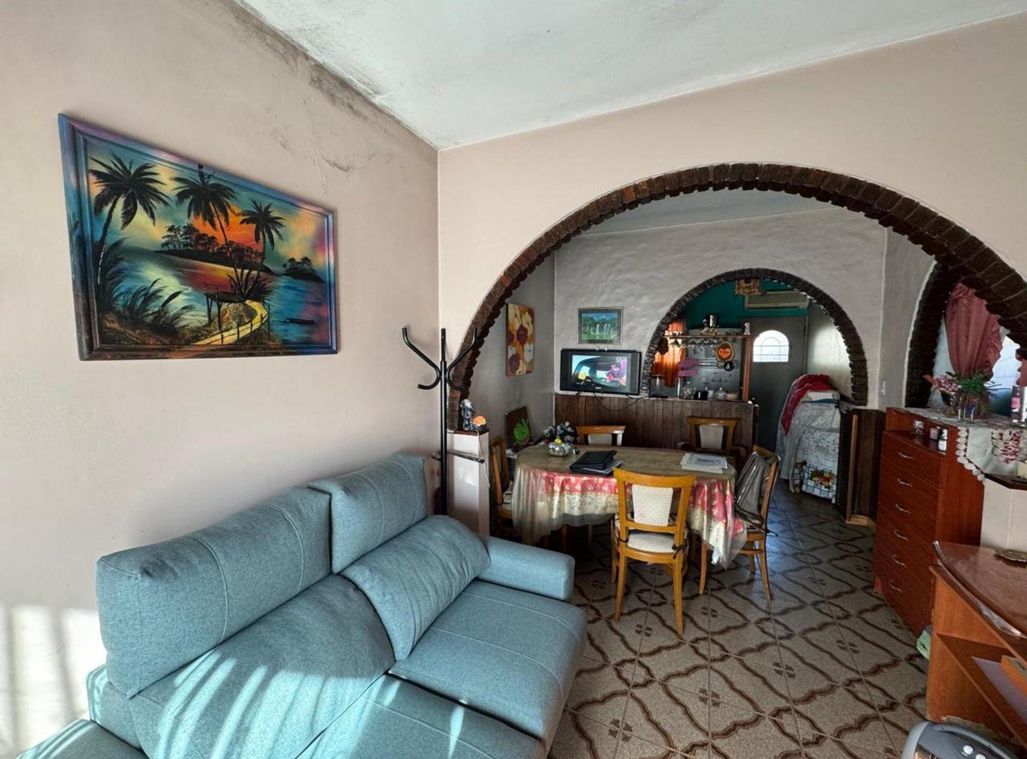 Foto de VENTA CASA 4 AMB CON COCHERA EN FLORENCIO VARELA, imagen 4