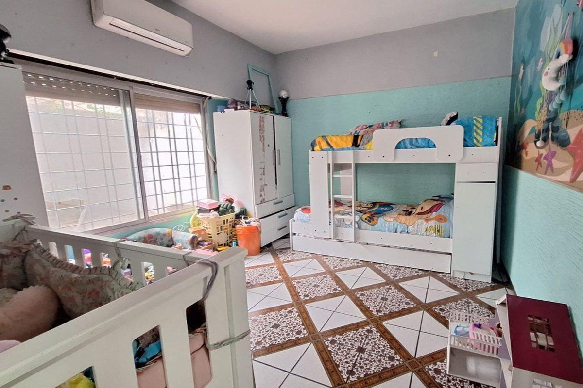 Foto de venta CASA 3 ambientes quincho y patio - BERNAL, imagen 2