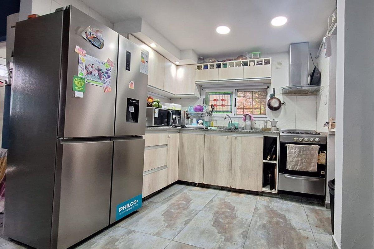 Foto de venta CASA 3 ambientes quincho y patio - BERNAL, imagen 3