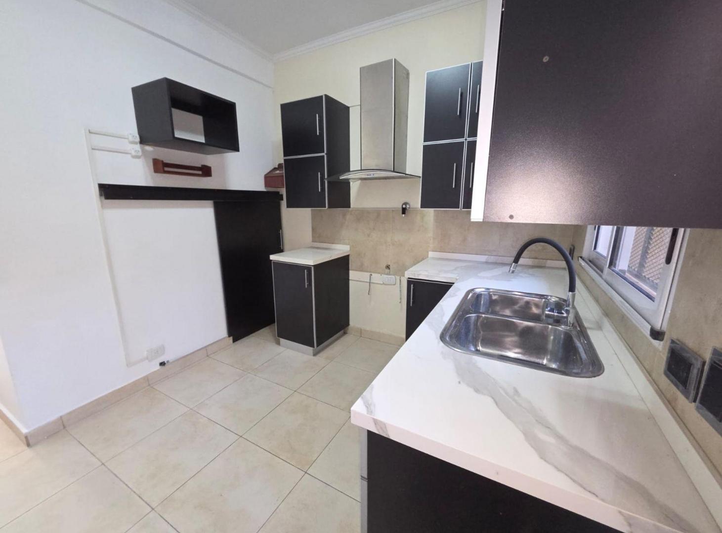 Foto de VENTA DUPLEX IMPECABL EN COMPLEJO SAN MIGUEL OESTE, imagen 2