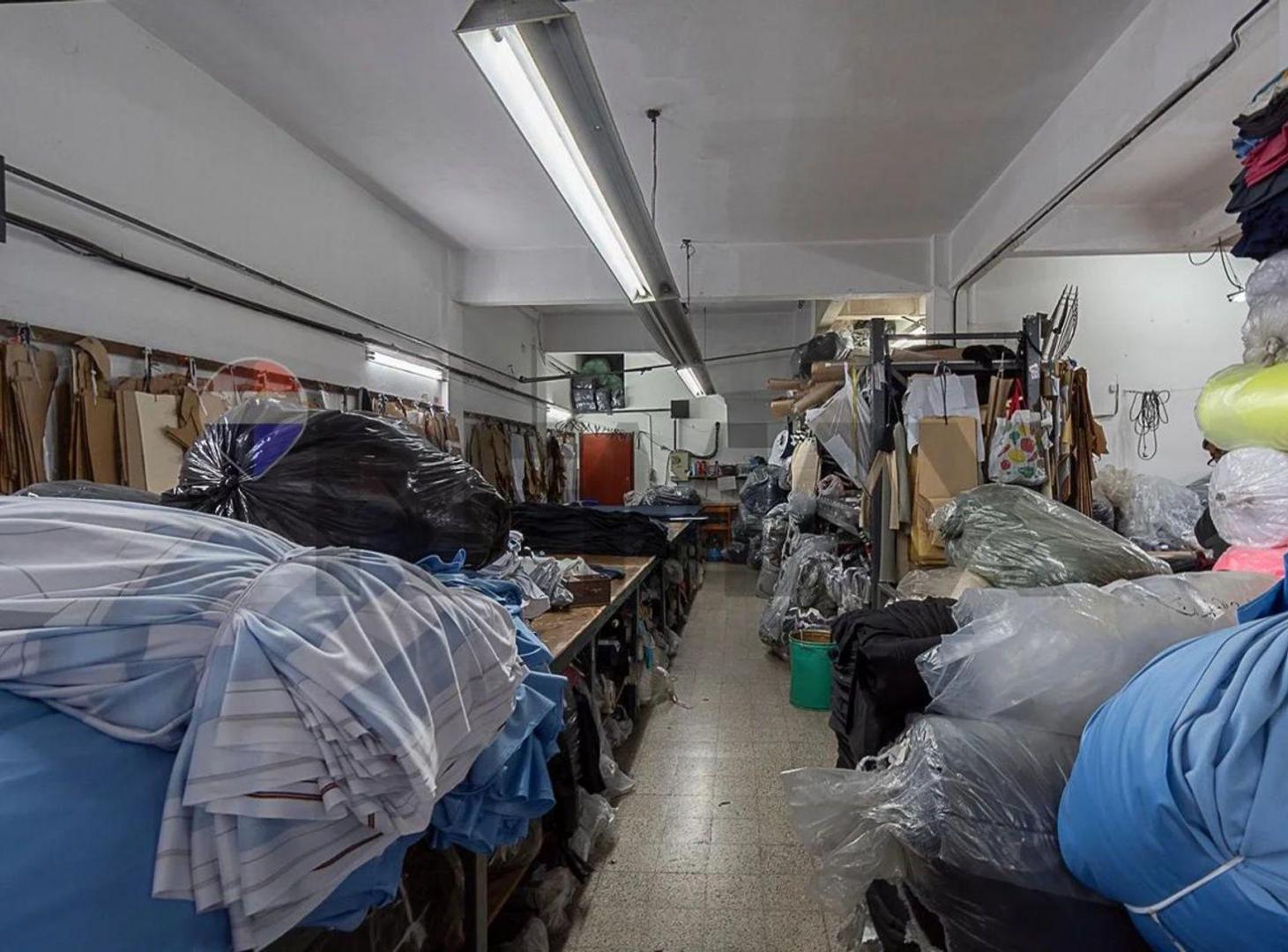 Foto de LOCAL COMERCIAL AL FTE-DEPOSITO-SOTANO -340 M2 APX, imagen 3