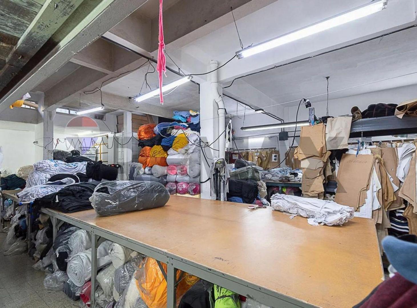 Foto de LOCAL COMERCIAL AL FTE-DEPOSITO-SOTANO -340 M2 APX, imagen 4