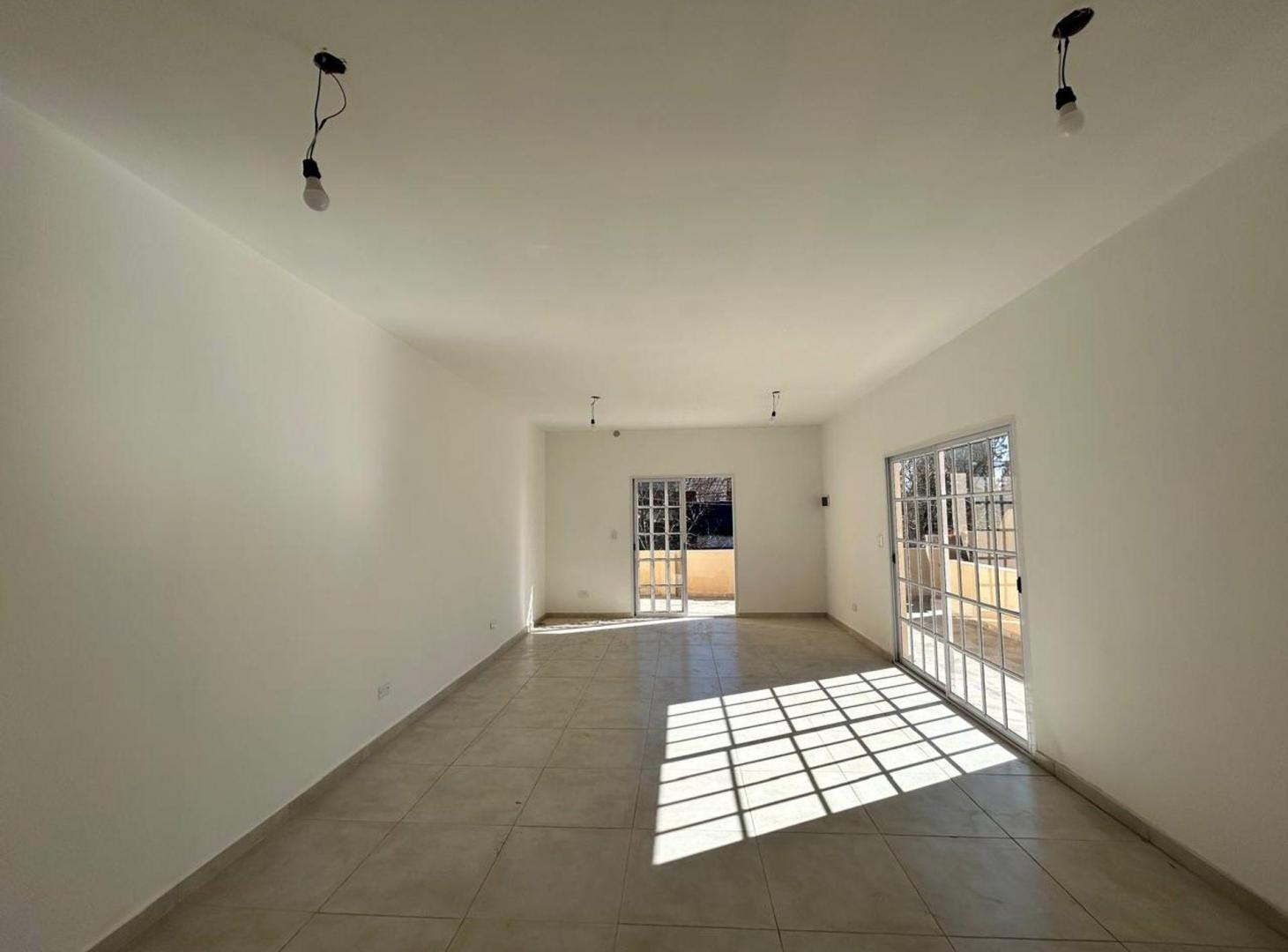 Foto de CASA REFACCIONADA A NUEVA 4/5 AMB QUINCHO TERRAZA, imagen 4