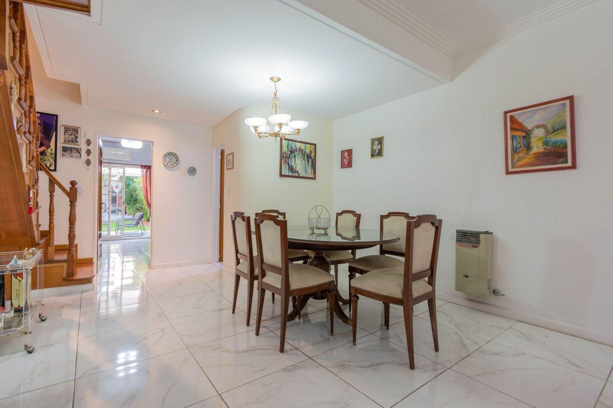 Foto de VENTA DÚPLEX C/COCHERA, JARDÍN, QUINCHO EN ALMAGRO, imagen 5